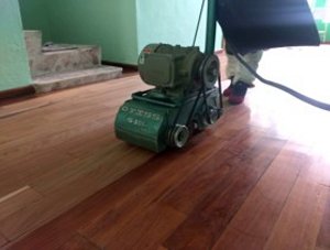 pulido de pisos de madera y barnizado
